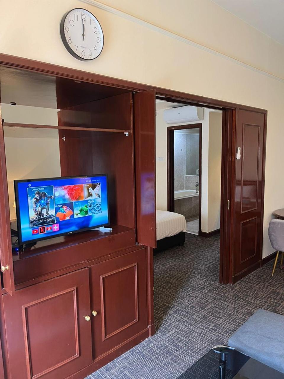Luxhouz Suites At Times Square Kuala Lumpur Værelse billede