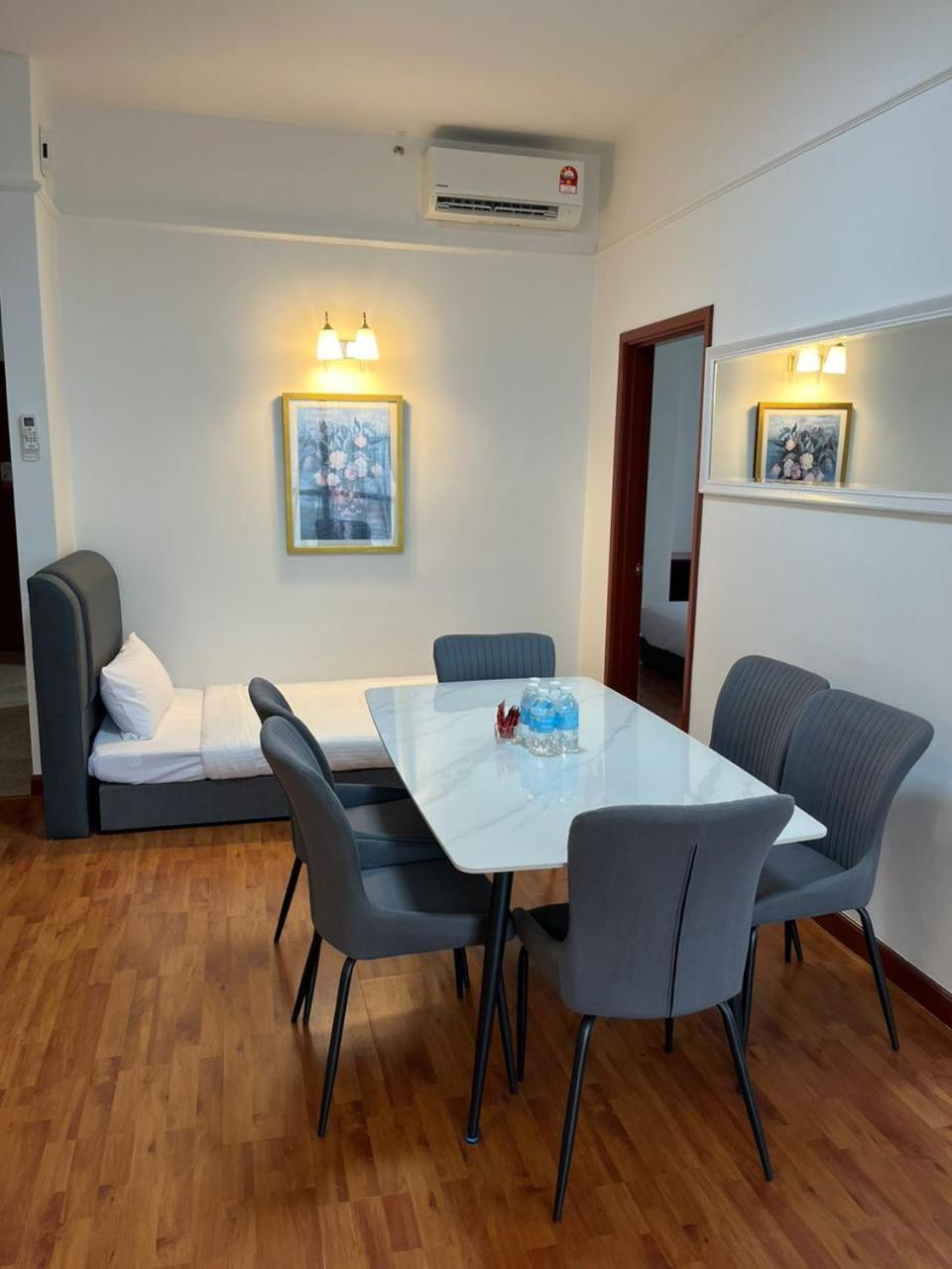 Luxhouz Suites At Times Square Kuala Lumpur Eksteriør billede