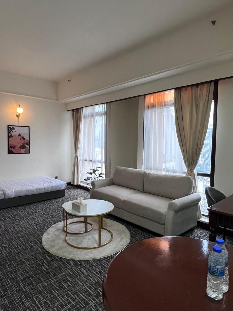 Luxhouz Suites At Times Square Kuala Lumpur Eksteriør billede